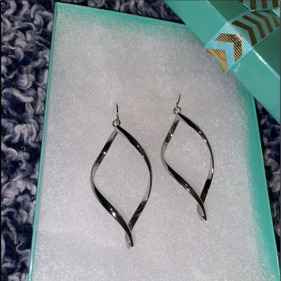 Silver Earring Set. - Picture 2 of 4